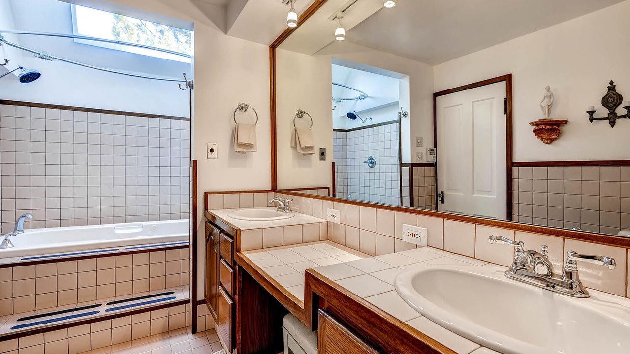 Photo of Bathroom in Whittier