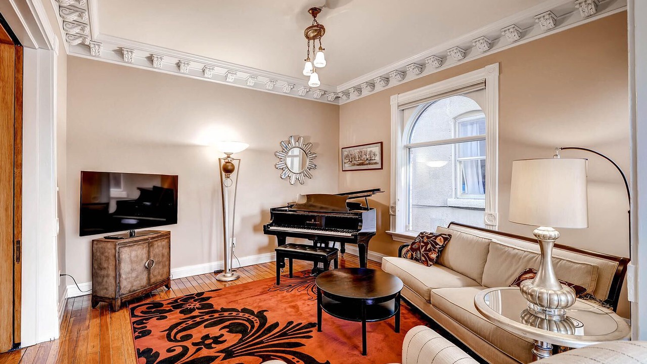 Photo of Livingroom in Whittier