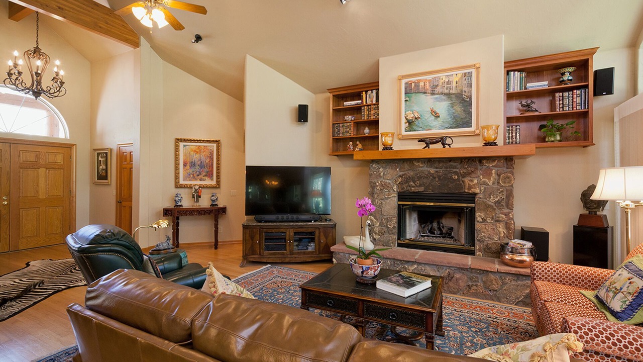 Photo of Livingroom in Dalton Ranch