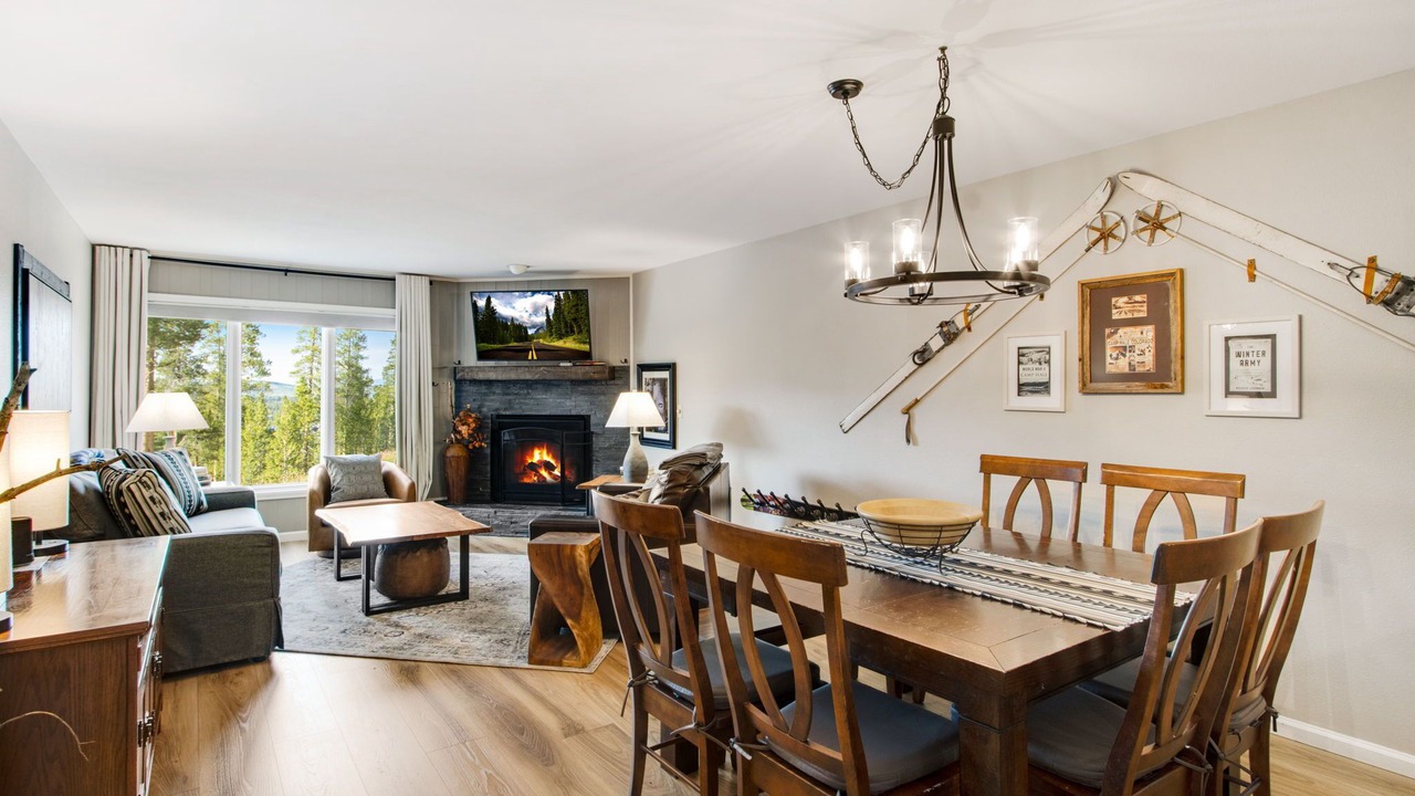 Photo of Livingroom in Warrior's Mark West