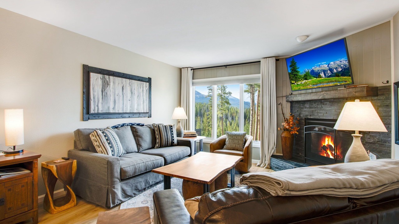 Photo of Livingroom in Warrior's Mark West