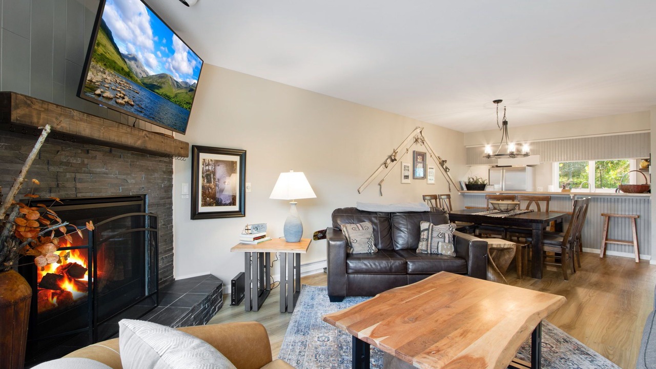 Photo of Livingroom in Warrior's Mark West