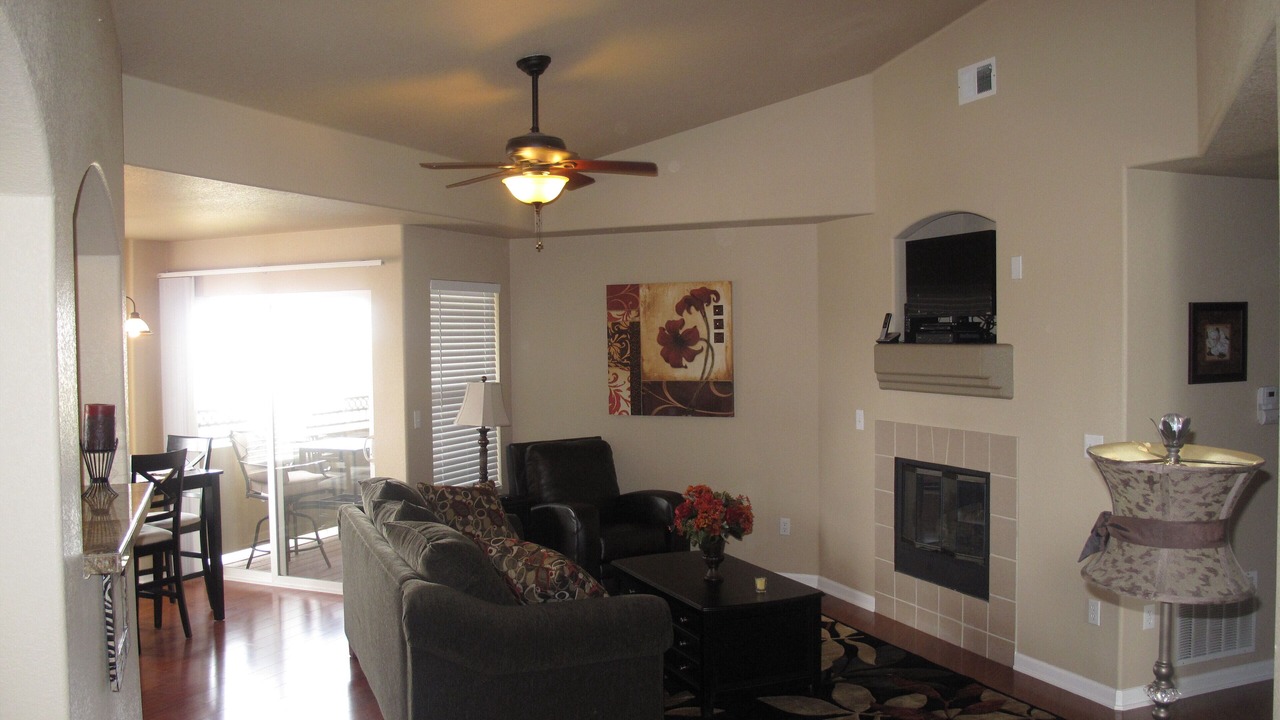 Photo of Livingroom in Highlands Ranch