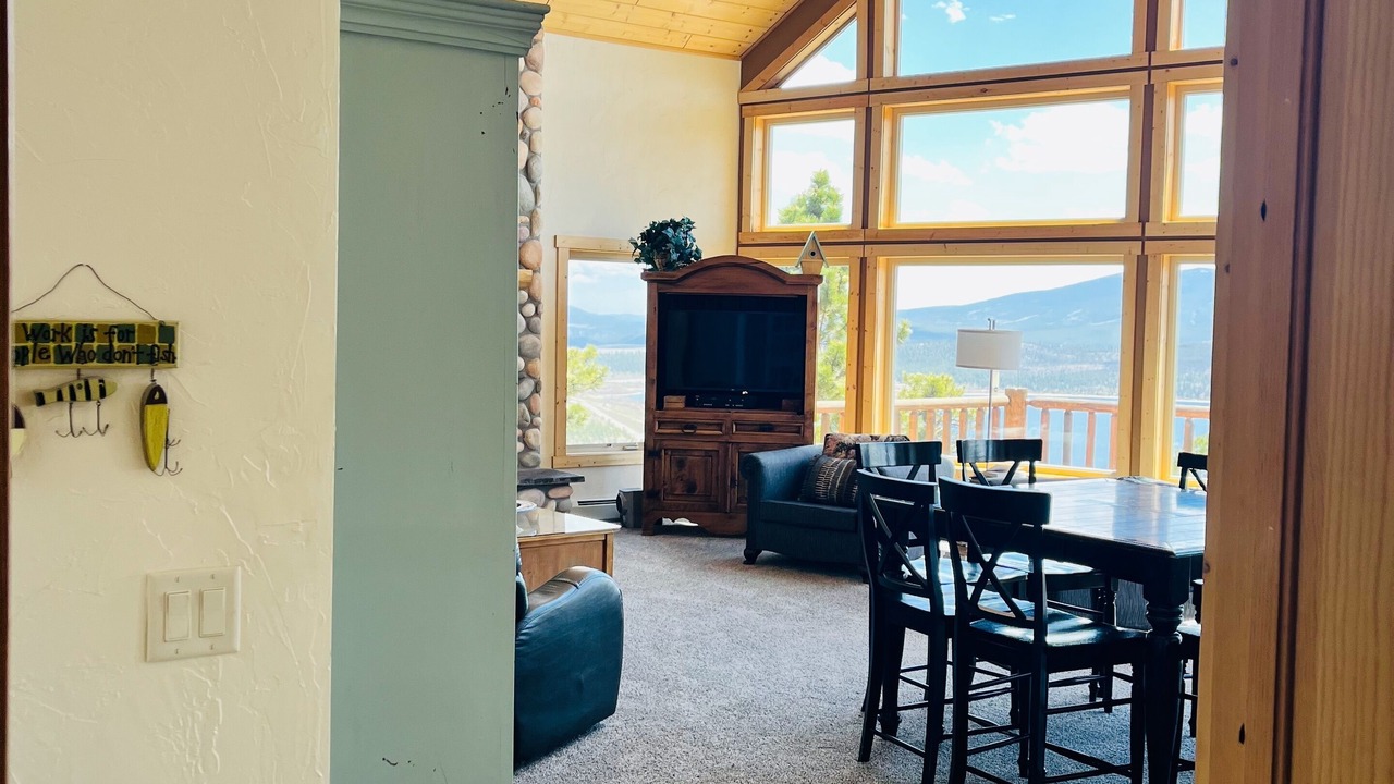 Photo of Livingroom in Twin Lakes