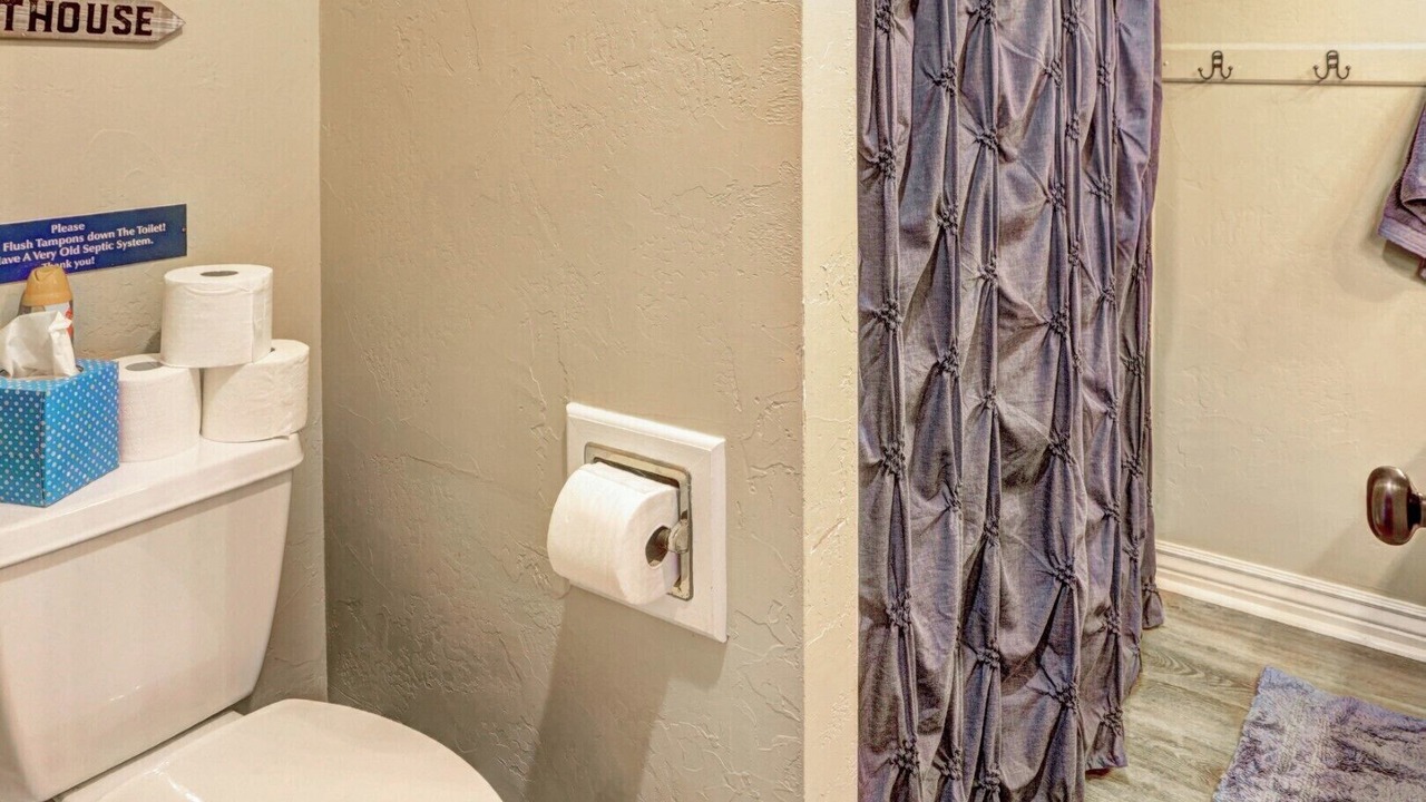 Photo of Bathroom in Palisade