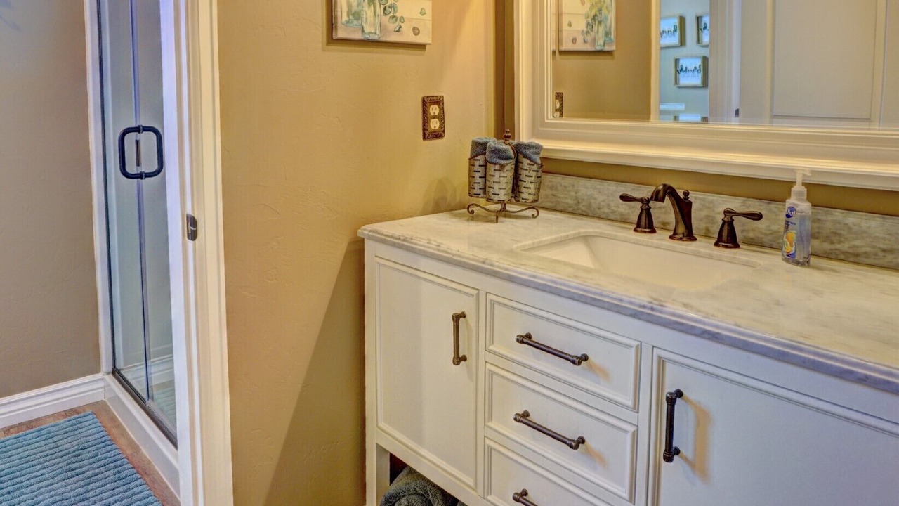 Photo of Bathroom in Palisade