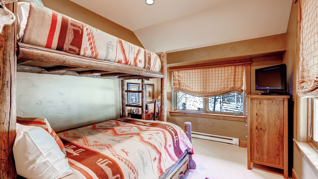 Photo of Bedroom in Edwards