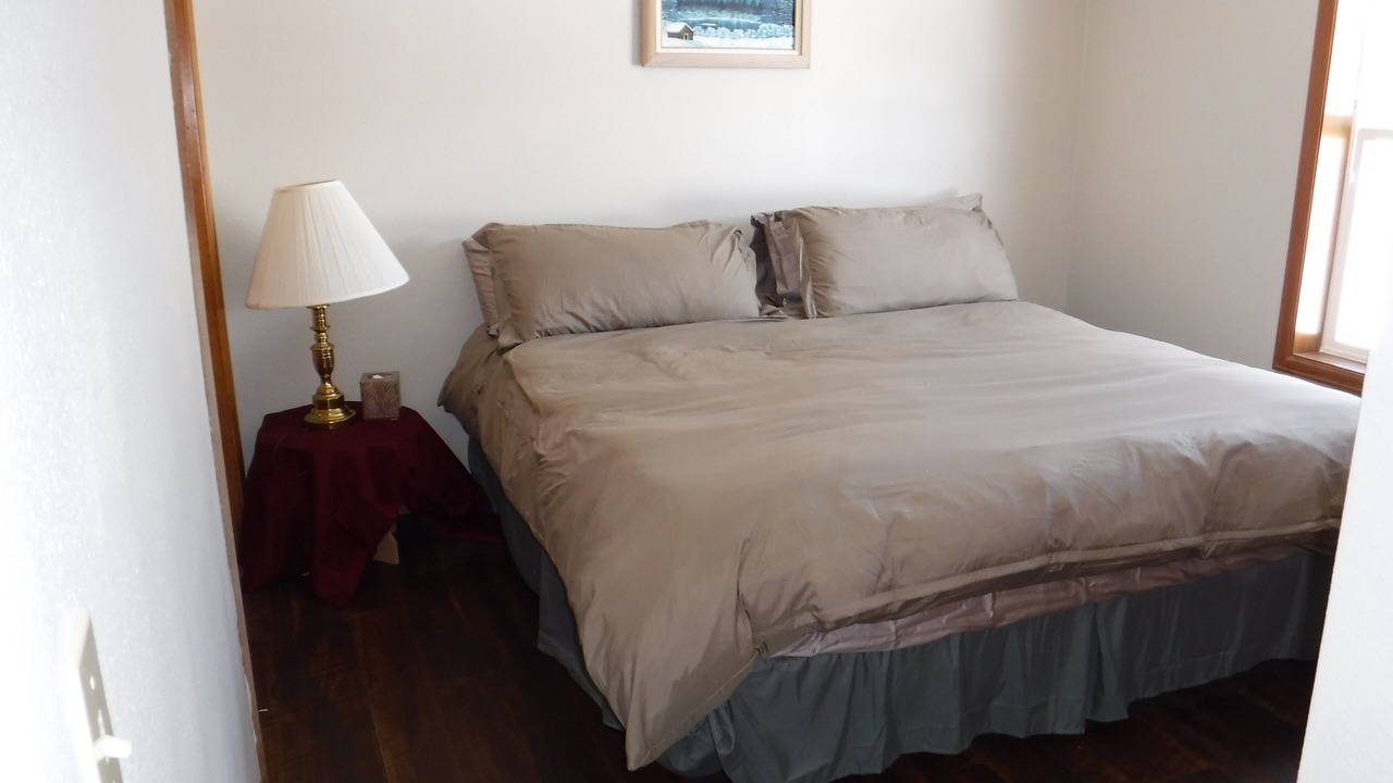Photo of Bedroom in Summit Cove