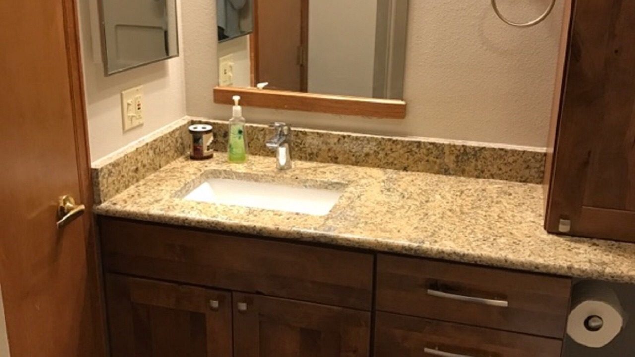 Photo of Bathroom in Summit Cove