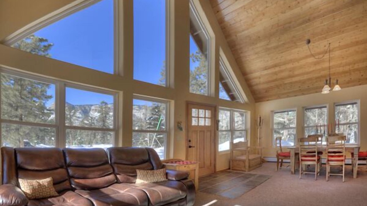 Photo of Livingroom in Columbine Lake