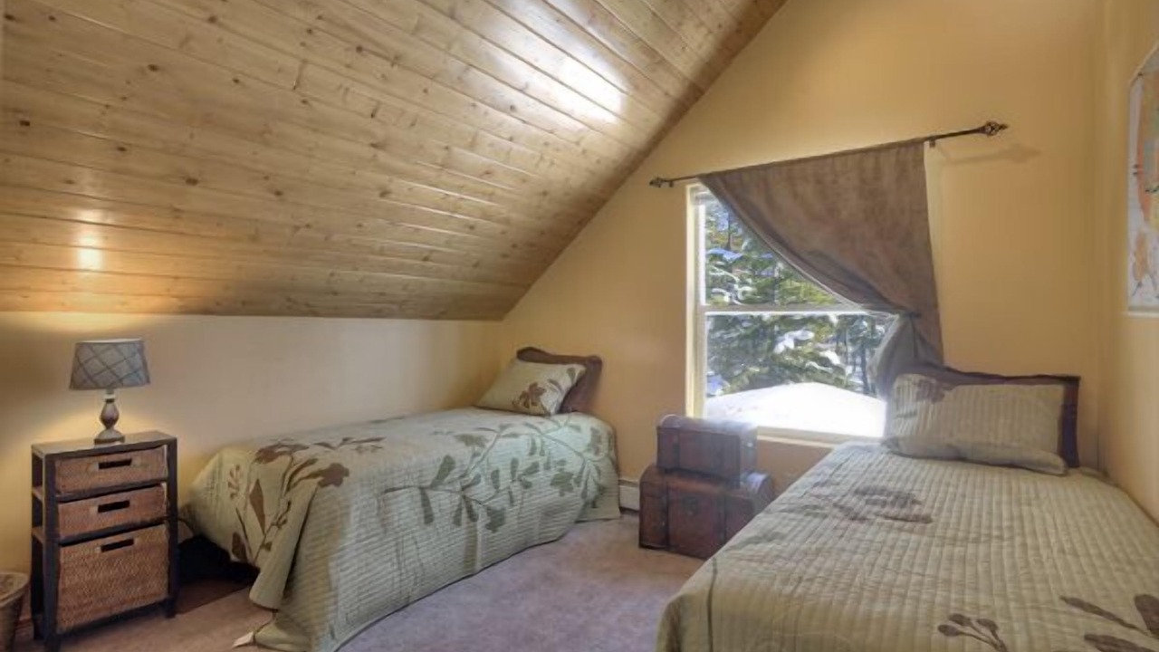 Photo of Bedroom in Columbine Lake