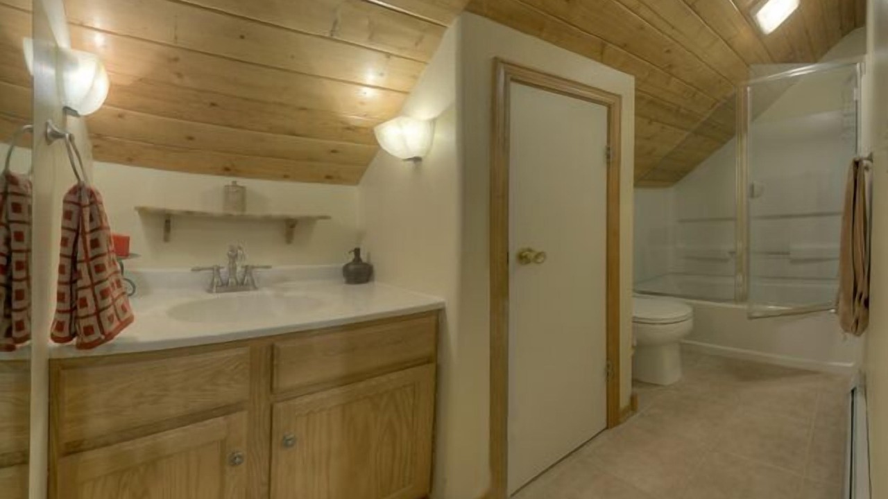 Photo of Bathroom in Columbine Lake