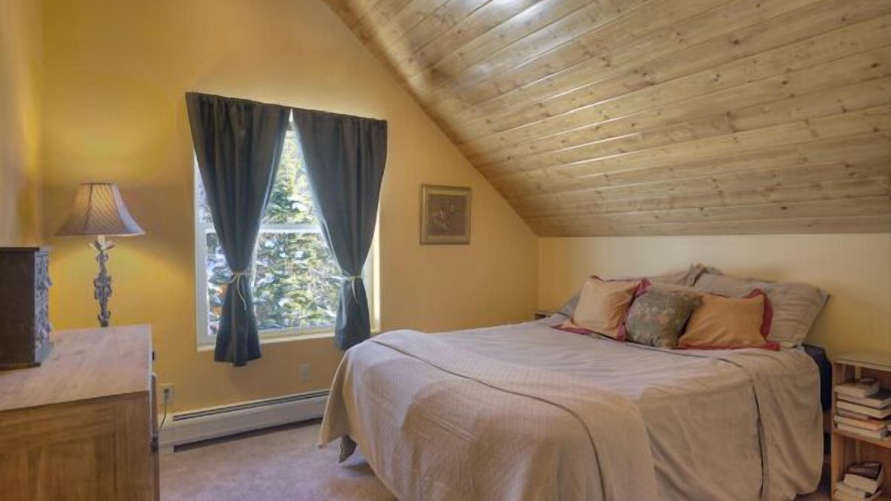 Photo of Bedroom in Columbine Lake
