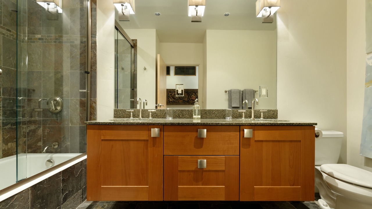 Photo of Bathroom in Basalt