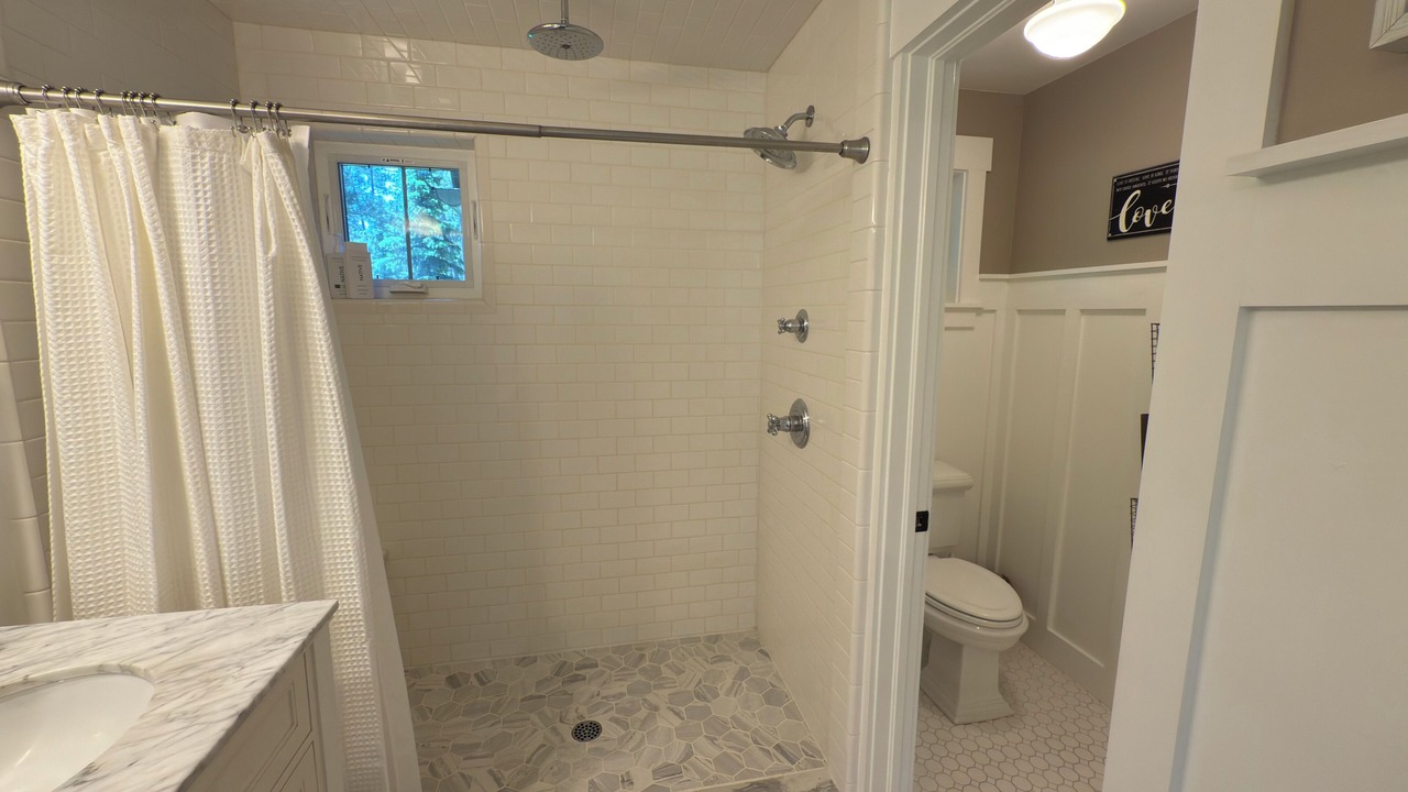 Photo of Bathroom in Monument
