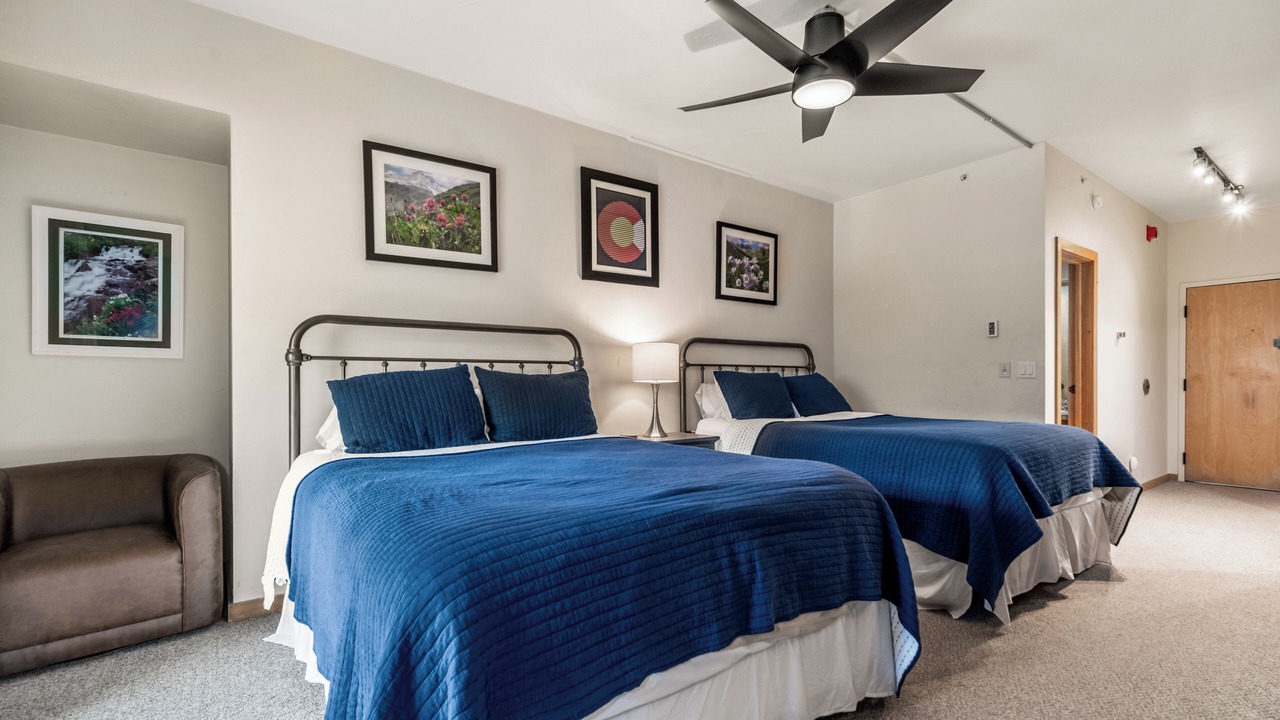 Photo of Bedroom in Peak 9