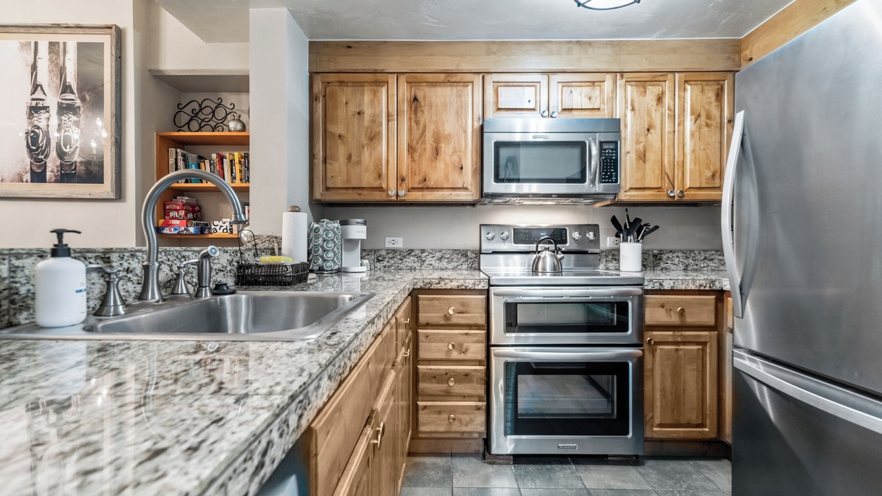 Photo of Kitchen in Peak 9
