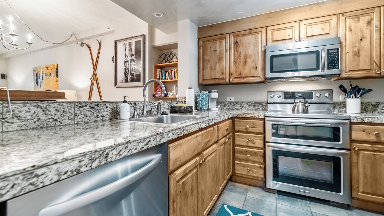Photo of Kitchen in Peak 9