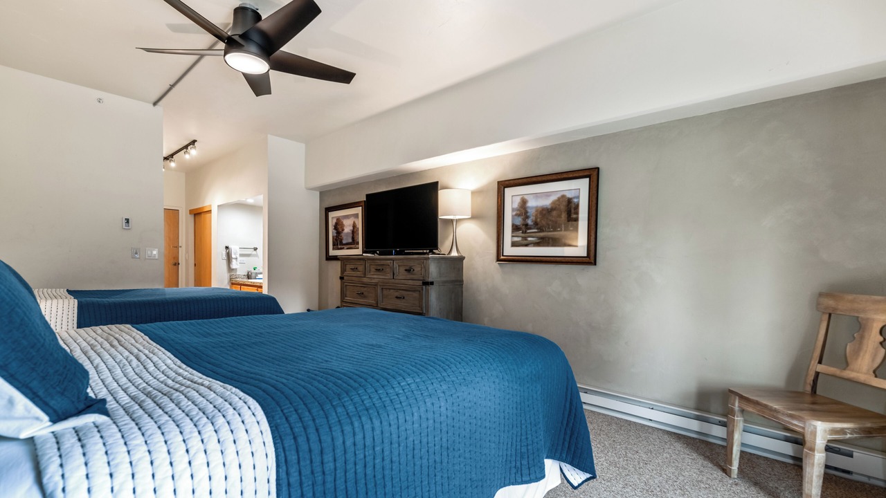 Photo of Bedroom in Peak 9