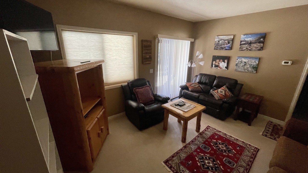 Photo of Livingroom in Quandary Village