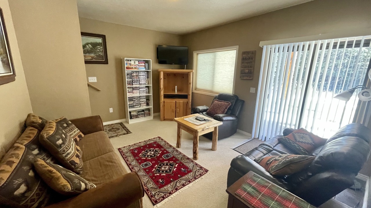 Photo of Livingroom in Quandary Village