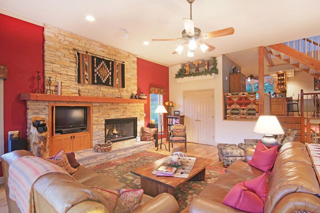 Photo of Livingroom in Historic District