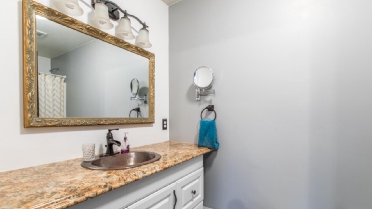 Photo of Bathroom in Palisade