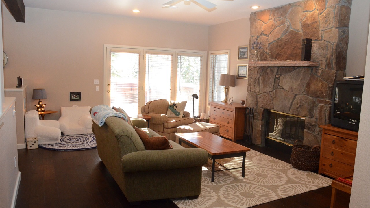 Photo of Livingroom in Christie Heights