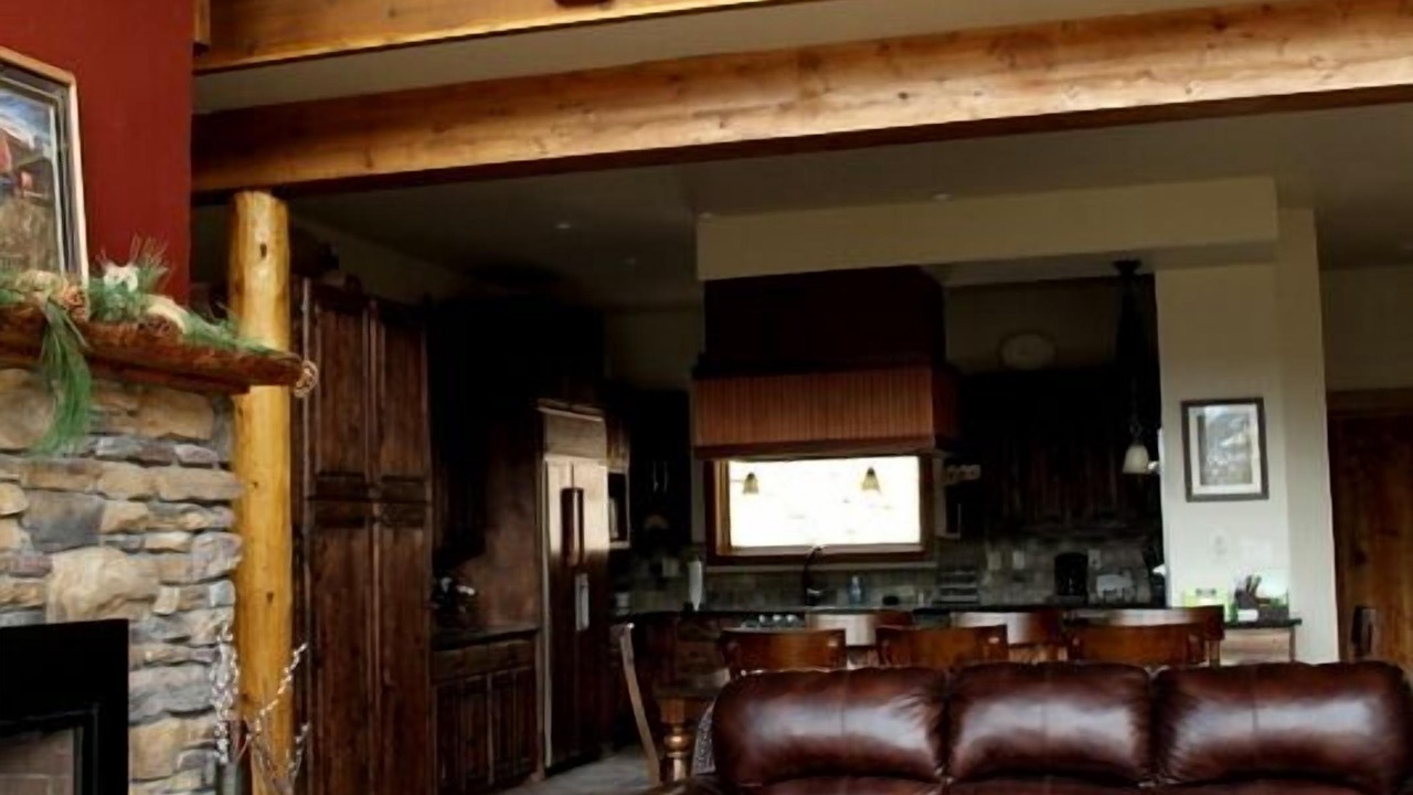 Photo of Livingroom in Windcliff Estates