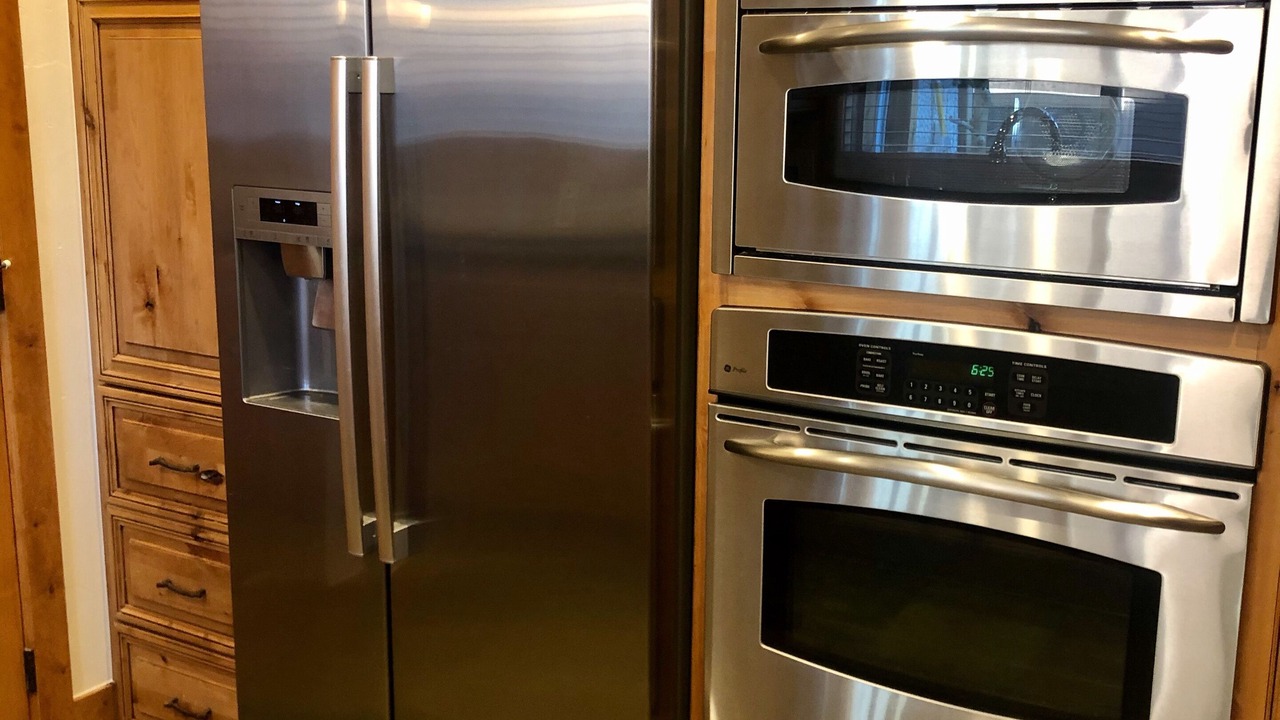 Photo of Kitchen in Peak 9