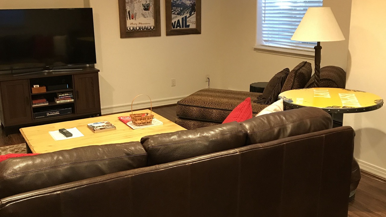 Photo of Livingroom in Edwards