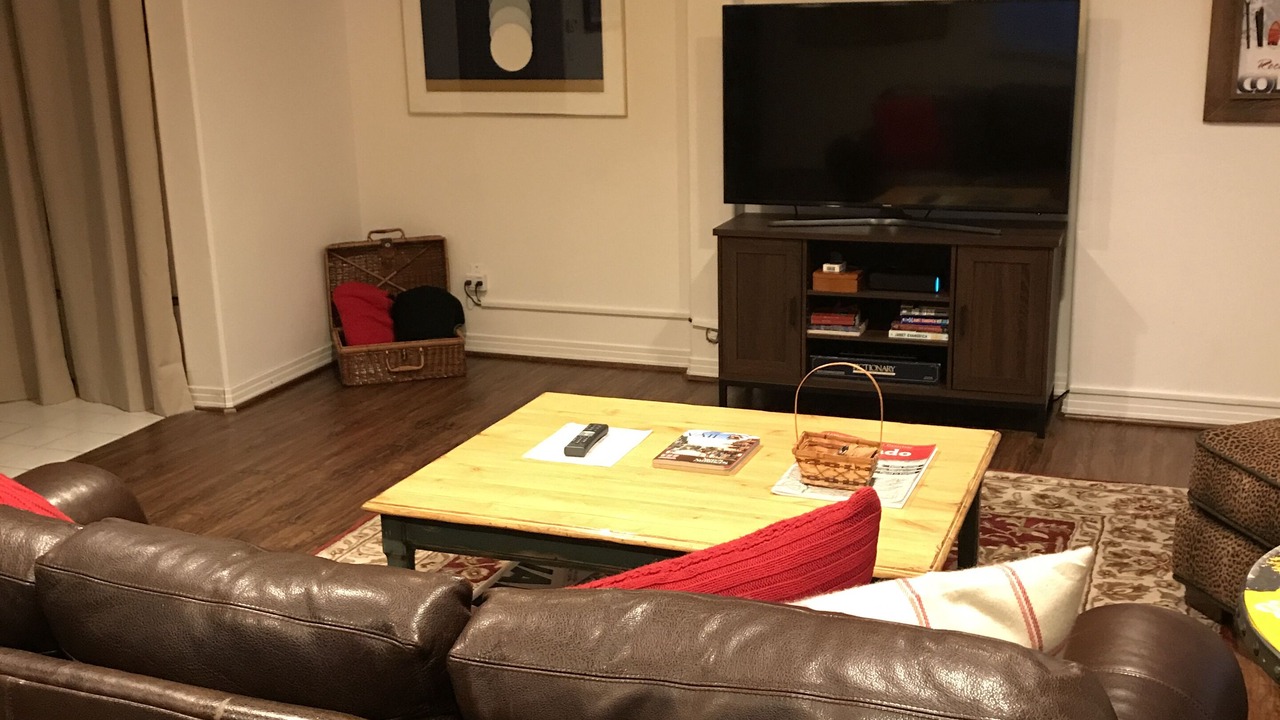 Photo of Livingroom in Edwards
