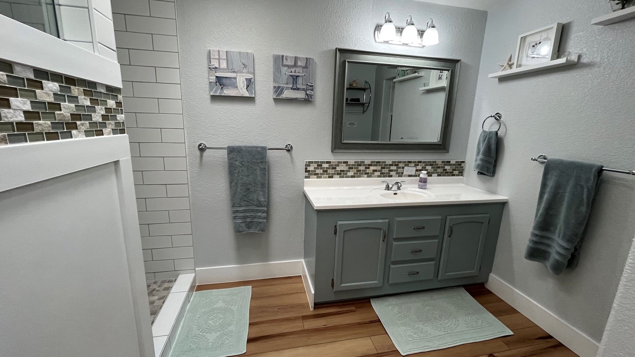 Photo of Bathroom in Palisade