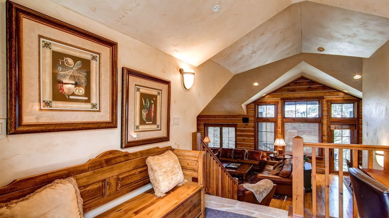 Photo of Livingroom in Avon
