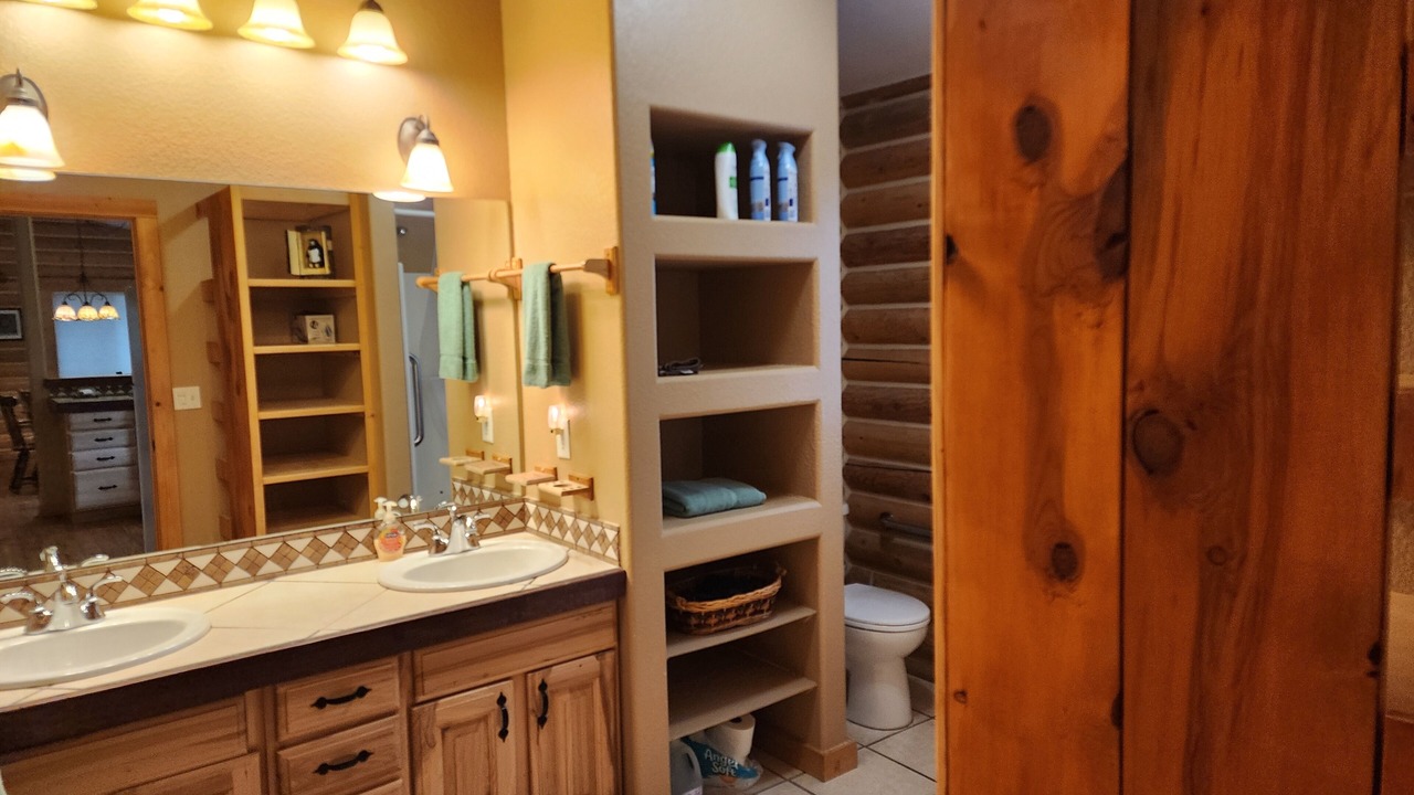 Photo of Bathroom in Rainbow Valley