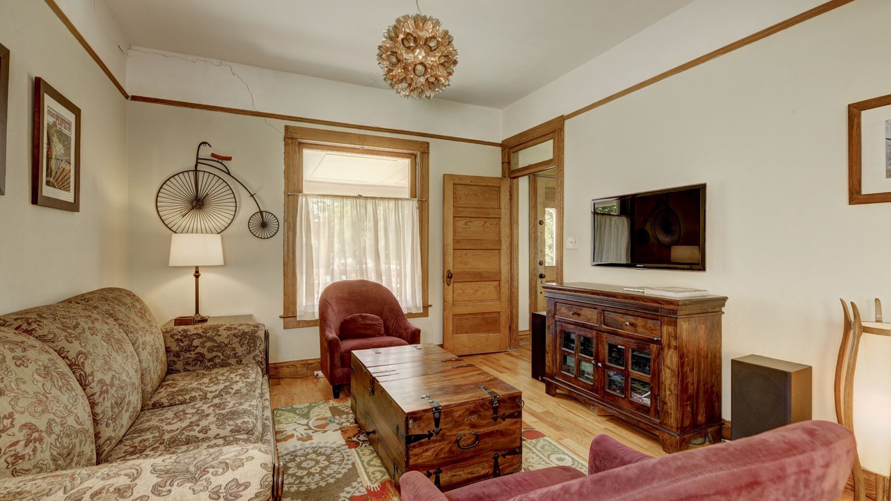 Photo of Livingroom in Sunnyside