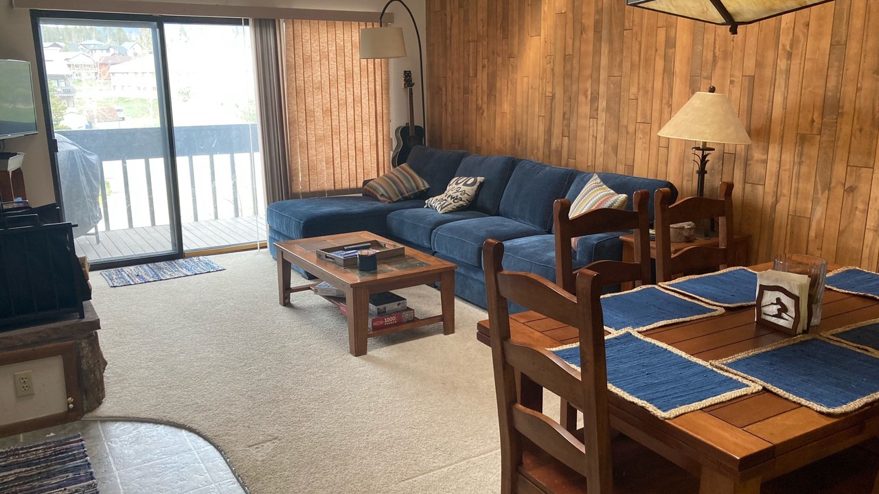 Photo of Livingroom in Fraser