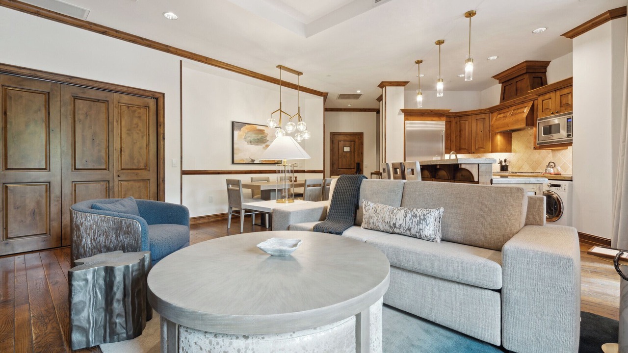 Photo of Livingroom in Downtown