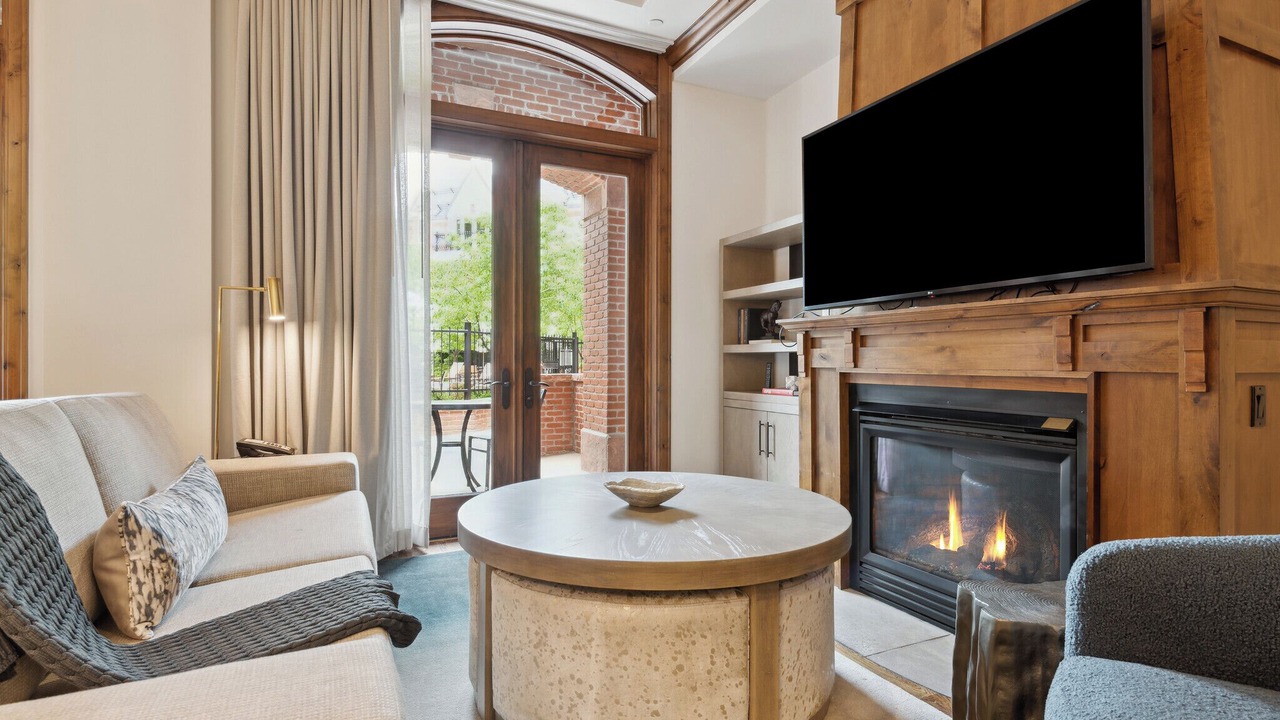 Photo of Livingroom in Downtown