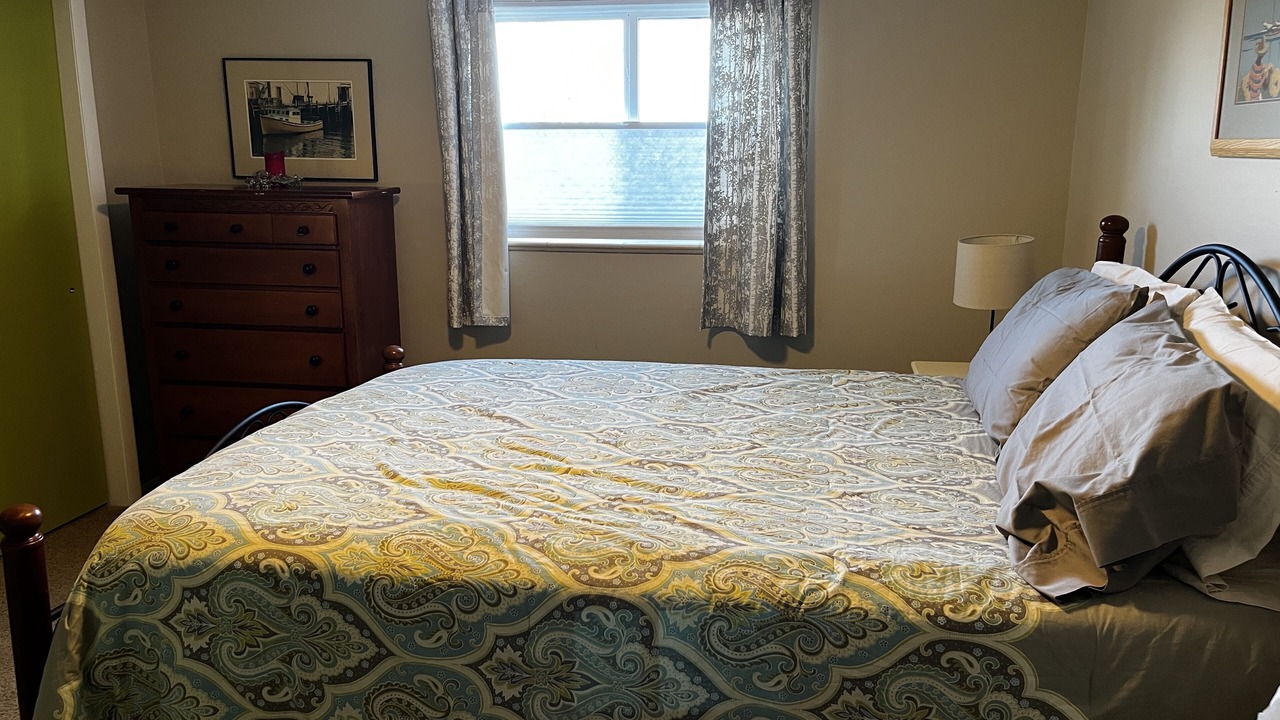 Photo of Bedroom in Scenic Heights