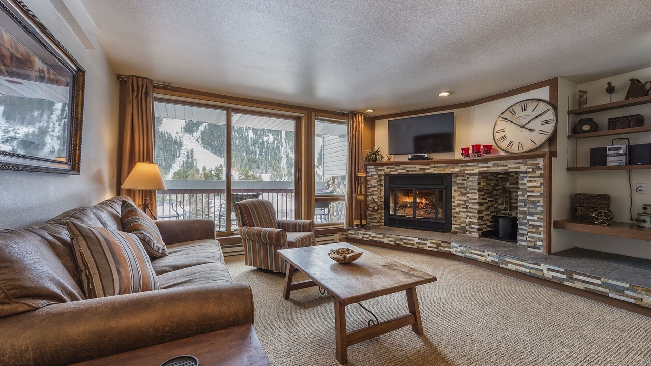 Photo of Livingroom in Mountain House