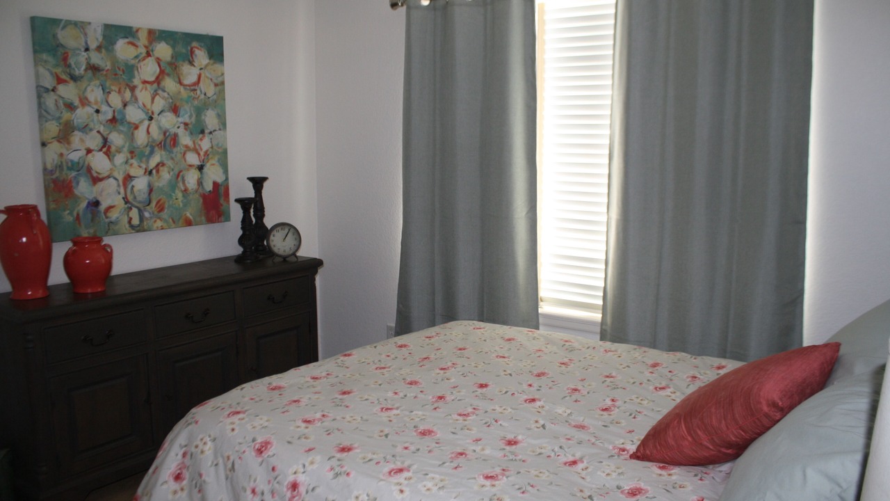 Photo of Bedroom in Westchase