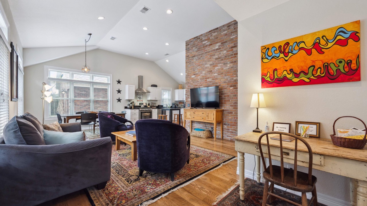 Photo of Livingroom in Whittier