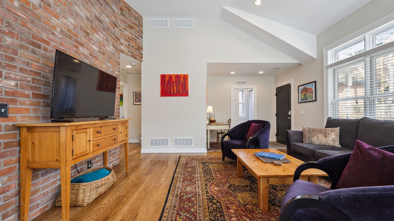 Photo of Livingroom in Whittier
