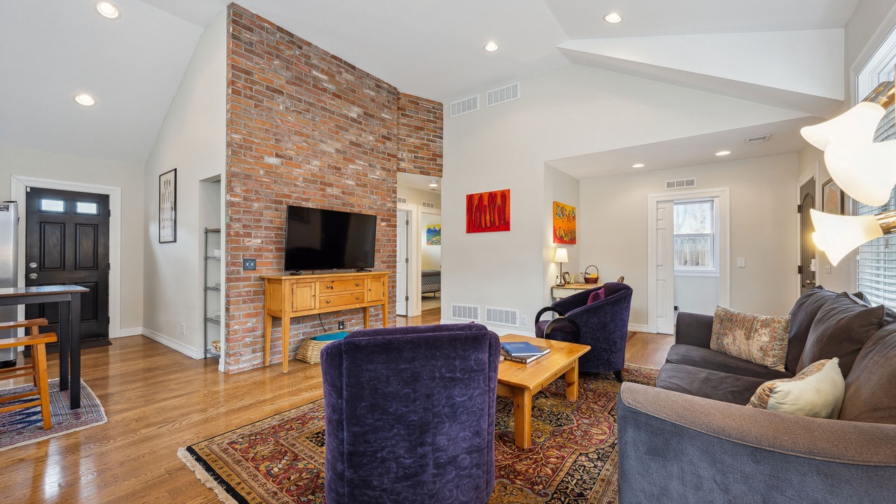 Photo of Livingroom in Whittier