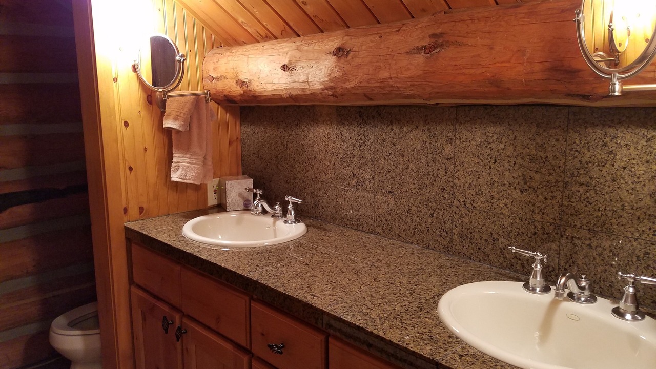 Photo of Bathroom in Highland Meadows
