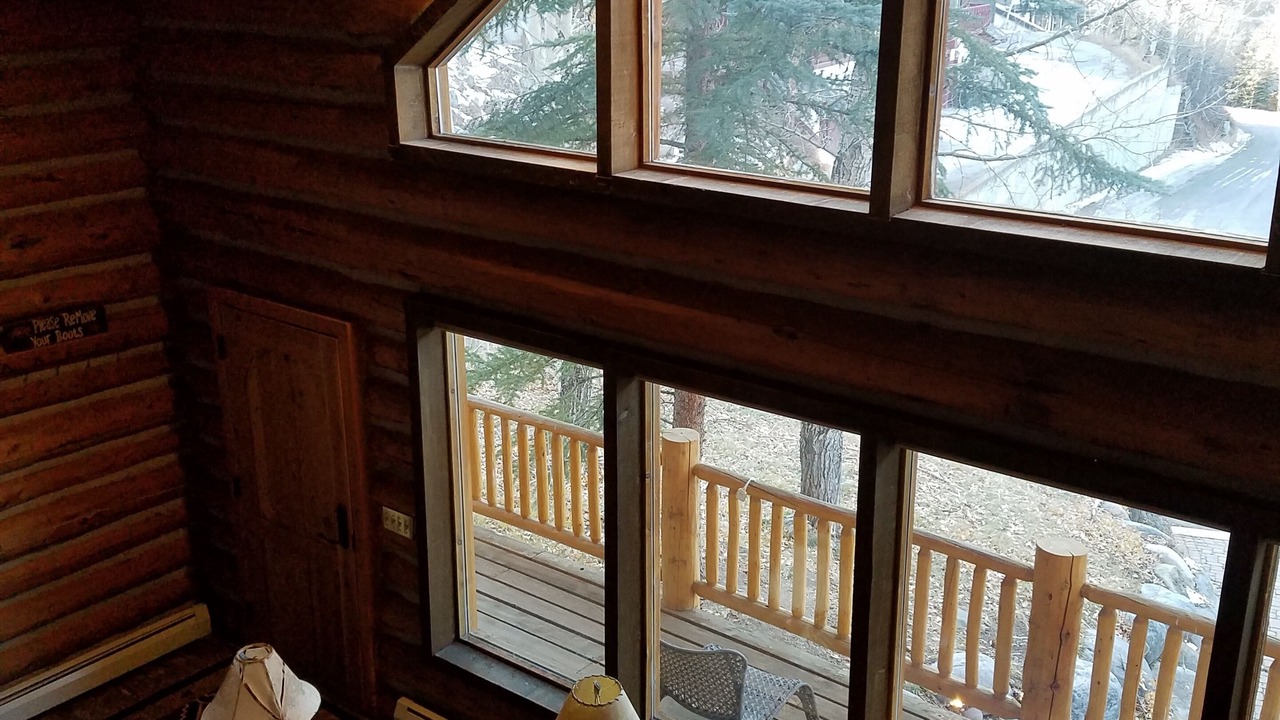 Photo of Livingroom in Highland Meadows