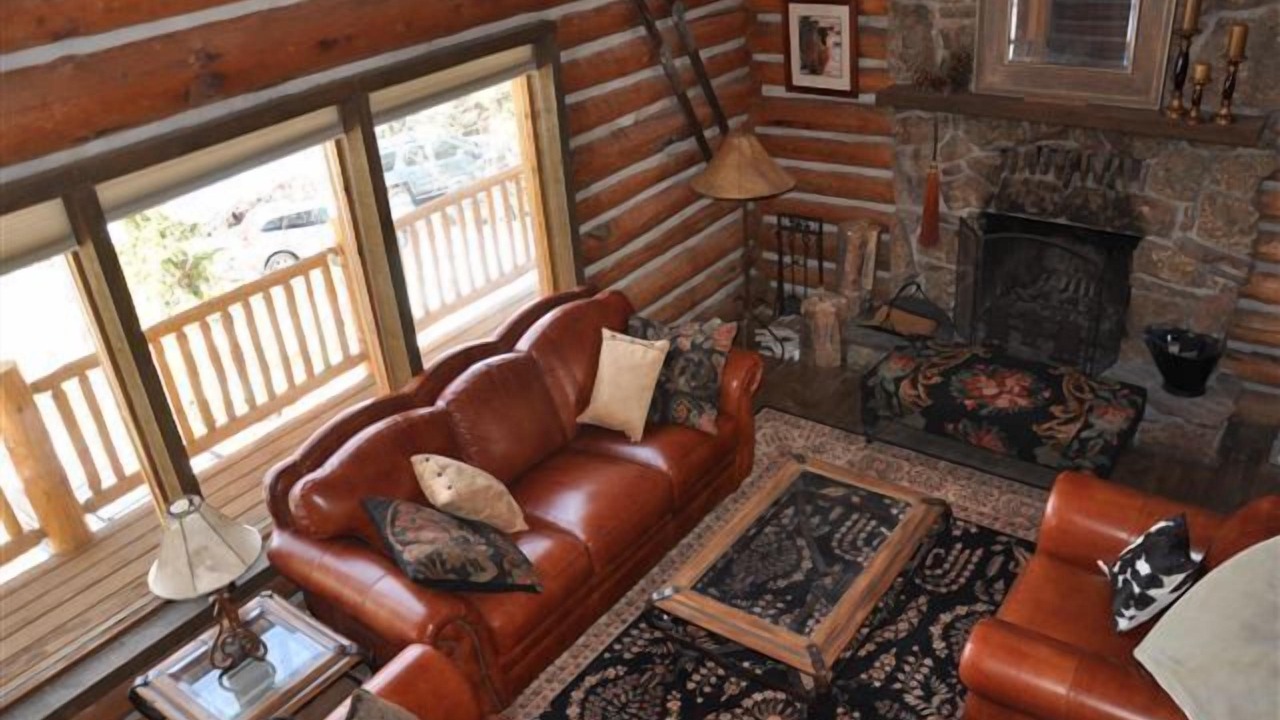 Photo of Livingroom in Highland Meadows