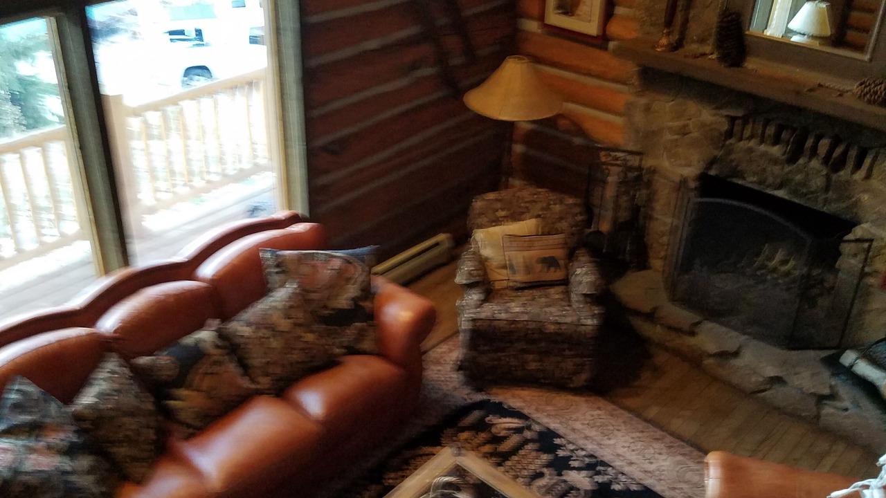 Photo of Livingroom in Highland Meadows