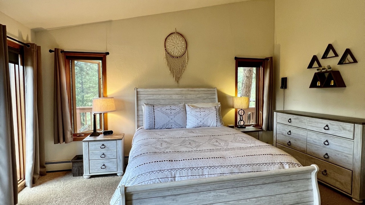 Photo of Bedroom in Pine